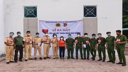“Ngân hàng máu sống” – Hoa nở giữa mùa dịch