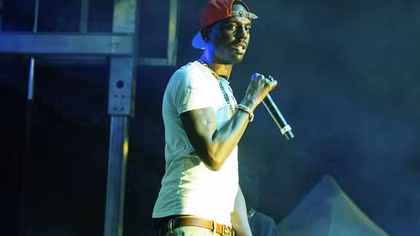 Rapper người Mỹ bị bắn chết khi đang mua bánh quy