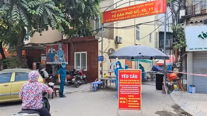 Hà Nội có thêm 32 ca COVID-19, ổ dịch quận Thanh Xuân thêm 8 bệnh nhân
