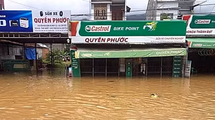 Nước lũ lên nhanh, khoảng 1.500 nhà dân ở Quảng Nam bị ngập sâu