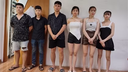 Ship ma túy đến quán karaoke rồi "khai tiệc"