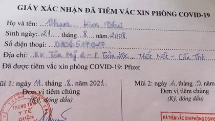Bé gái 13 tuổi đã tiêm 2 mũi vaccine Pfizer là cháu cán bộ y tế phường