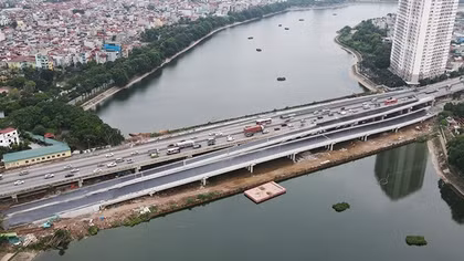 Hà Nội cấm nhiều tuyến đường đi qua hồ Linh Đàm