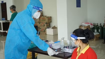 Chuẩn bị hàng triệu viên thuốc Molnupiravir điều trị thí điểm F0 tại nhà và cộng đồng