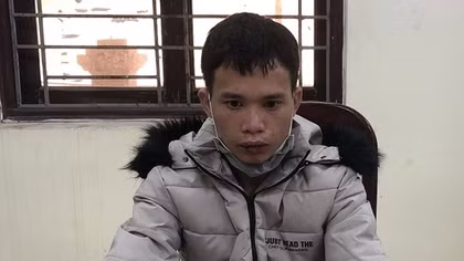 Bắt quả tang đối tượng mua bán 4 bánh heroin