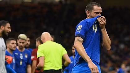 Mất người trên "sân nhà", Azzurri bị Tây Ban Nha cắt mạch thắng