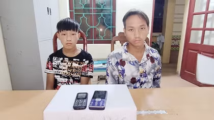 Thiếu niên 15 tuổi bị bắt giữ khi vận chuyển 6 bánh heroin
