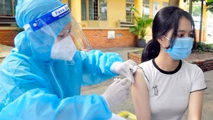 Gần 90% người trên 18 tuổi tiêm đủ 2 mũi vaccine