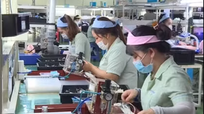 Tiếp nguồn vốn ưu đãi, hỗ trợ doanh nghiệp tái sản xuất