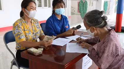 Hà Nội chi hơn 1.643 tỷ đồng hỗ trợ người khó khăn do COVID-19