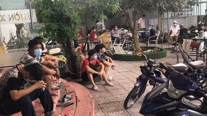 19 người tụ tập tại quán bi-a, chủ quán nghi nhiễm COVID-19