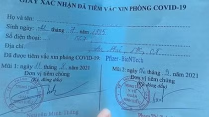 Đình chỉ công tác Phó chủ tịch UBND phường sau vụ cô gái khoe đã tiêm vaccine