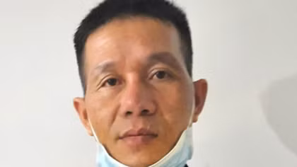 Làm giấy tờ giả bán cho người muốn "thông chốt"