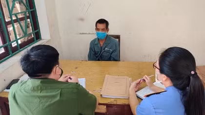 Khởi tố đối tượng dâm ô với bé gái 7 tuổi
