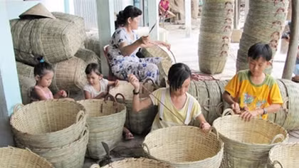 Phòng ngừa và giảm thiểu trẻ em lao động trái quy định của pháp luật