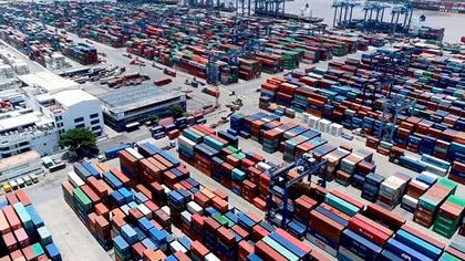 Tăng tốc giải phóng hàng container ùn tắc ở cảng Cát Lái