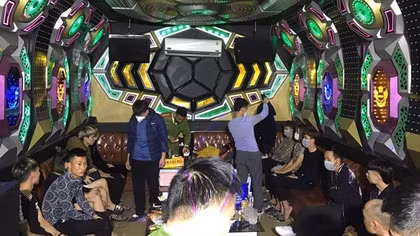Sau vụ 20 thanh niên "bay lắc", đề nghị rút giấy phép kinh doanh Karaoke Luxury