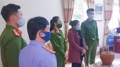 Khởi tố, bắt giam nữ Chủ tịch và cán bộ địa chính xã
