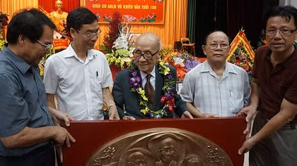 Giáo sư Vũ Khiêu đã đi vào cõi vĩnh hằng