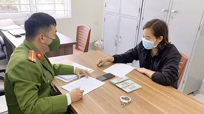 Mất gần nửa tỷ đồng và sốc nặng khi đến thăm "tình trẻ" trên mạng