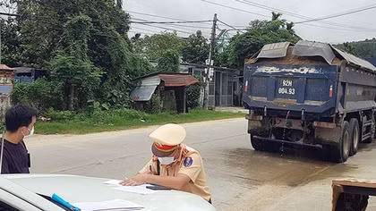 Kiên quyết xử lý sai phạm trong hoạt động khai thác, vận chuyển cát, sỏi xây dựng