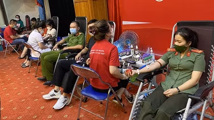 Công an Tuyên Quang tham gia “Hành trình đỏ” hiến 100 đơn vị máu tình nguyện