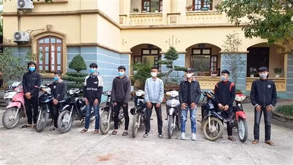 Xử lý nghiêm các nhóm “quái xế” lạng lách, đánh võng gây mất ANTT