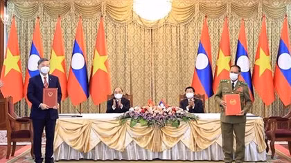 Lực lượng Công an Việt - Lào thắt chặt hơn nữa quan hệ hợp tác