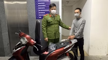 Đang được tại ngoại lại đi ăn trộm