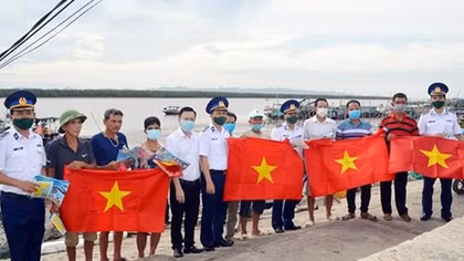Đưa Luật Cảnh sát biển Việt Nam đến với ngư dân vùng Đông Bắc