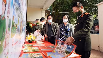 Ấn tượng với những mẫu lịch Công an Nhân dân năm 2022