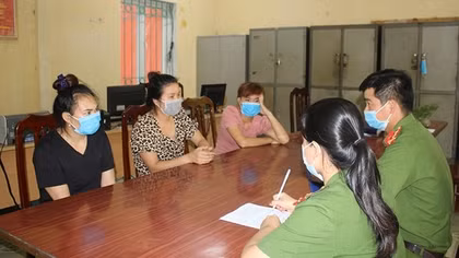 Khởi tố chủ nhà nghỉ chứa mại dâm giữa mùa dịch
