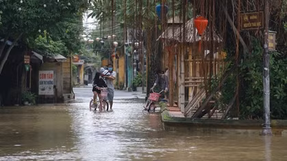Hội An lại ngập sâu khi thượng nguồn điều tiết lũ