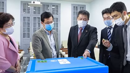 JICA cung cấp cho Việt Nam hòm lạnh bảo quản vaccine