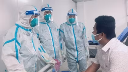 Ngày 12/10, số ca mắc và tử vong do COVID-19 thấp nhất trong hơn 2 tháng qua