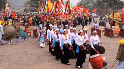 Có ai về