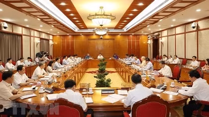 Bộ Chính trị: Khuyến khích và bảo vệ cán bộ năng động, sáng tạo