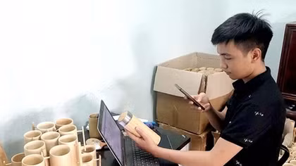 Làm sao để không “tiền mất tật mang” khi mua sắm online?