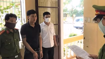 Bắt thanh niên cho nhiều người vay tiền với lãi suất “cắt cổ”