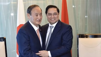 Thủ tướng Phạm Minh Chính tiếp cựu Thủ tướng Suga Yoshihide