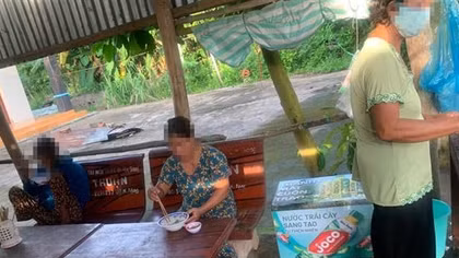 Người phụ nữ đang cách ly tại nhà ra ngoài ăn bún bị đề nghị phạt 17,5 triệu đồng