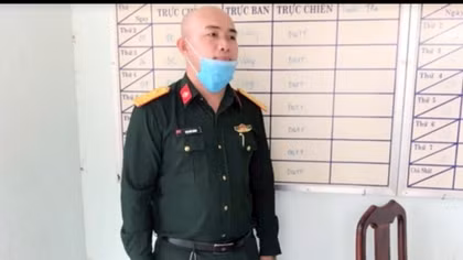 Khởi tố đối tượng giả bộ đội để “thông” chốt kiểm soát