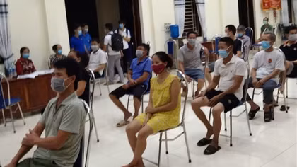Xuyên đêm “phủ sóng” vaccine