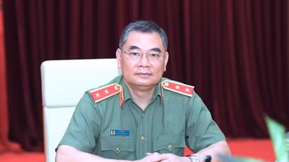 Lực lượng CAND dũng cảm, trách nhiệm trên tuyến đầu chống dịch COVID-19