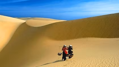 Miền Trung nắng rát cả ngày