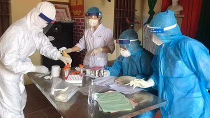 Sáng nay Hà Nội có 13 ca dương tính mới đều trong khu cách ly và phong tỏa