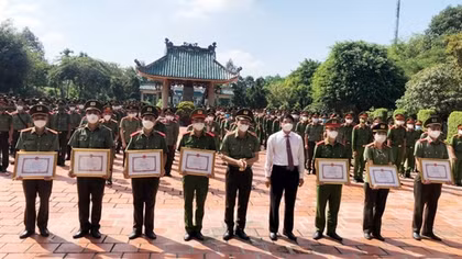 Khen thưởng các đơn vị Công an chi viện hỗ trợ chống dịch tại Đồng Nai