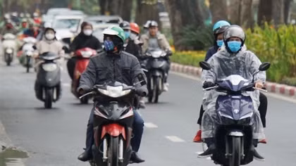 Miền Bắc nhiệt độ giảm sâu, có nơi dưới 8 độ C; miền Trung mưa to
