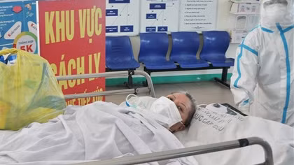 Nữ bệnh nhân COVID-19 tiên lượng không qua khỏi đã "tái sinh"