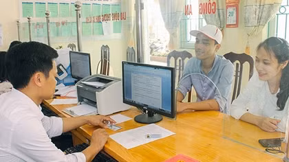 Sao lại "né" tiếp dân?